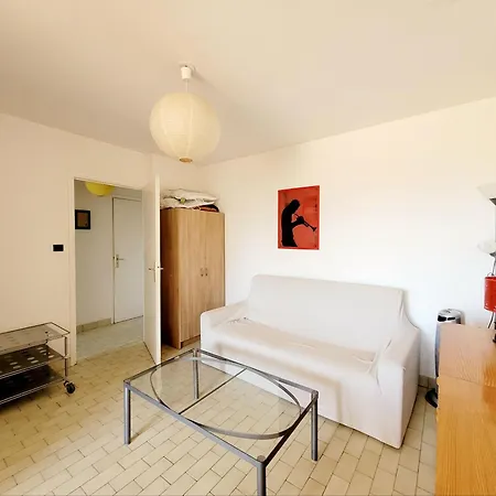 Apartment En Roussillon : T2 Front De 4 Pers, Parking, Terrasse - Fr-1-794-100 *